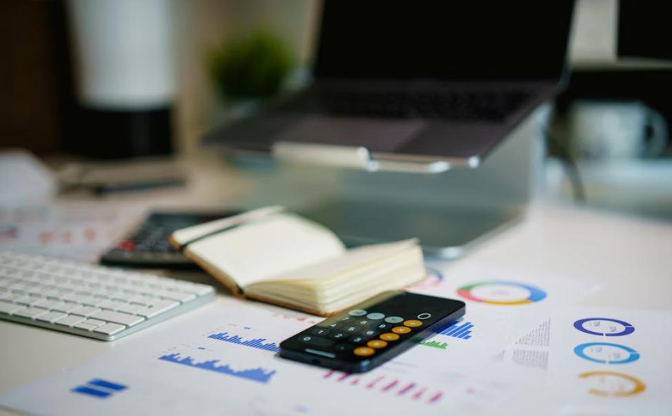 FinOps (Azure + AWS): Optimización de Costos en Multi-Cloud